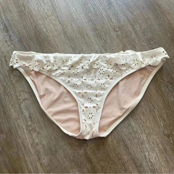 J Crew Women's Medium Off White Eyelet Ruffle Bikini Bottom Swim Beach K9139 M - Picture 1 of 7